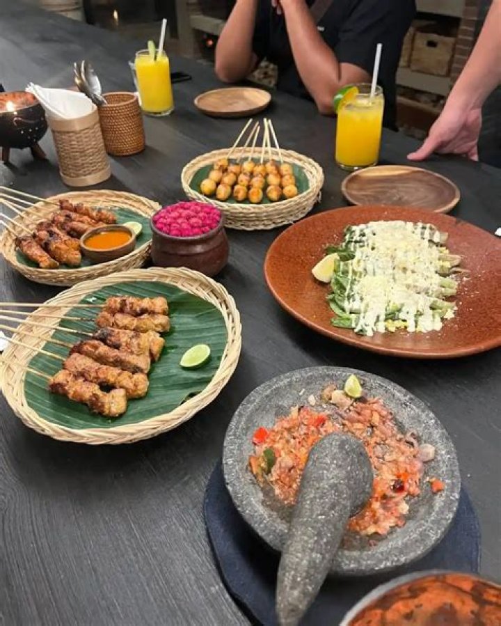 Best La Basa Restaurants & Deals - Reviews & More