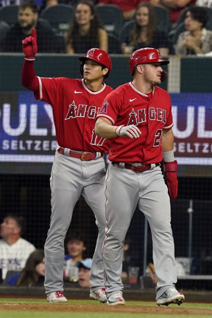 Carlos Gomez: The Journey of a Baseball Star