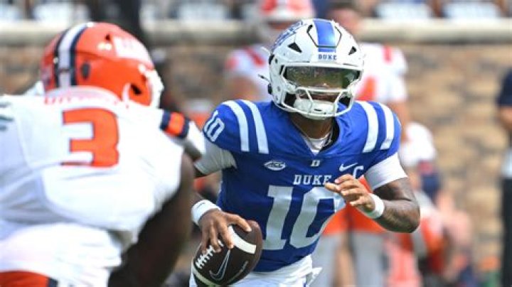 Darien Football: Season Preview & Highlights