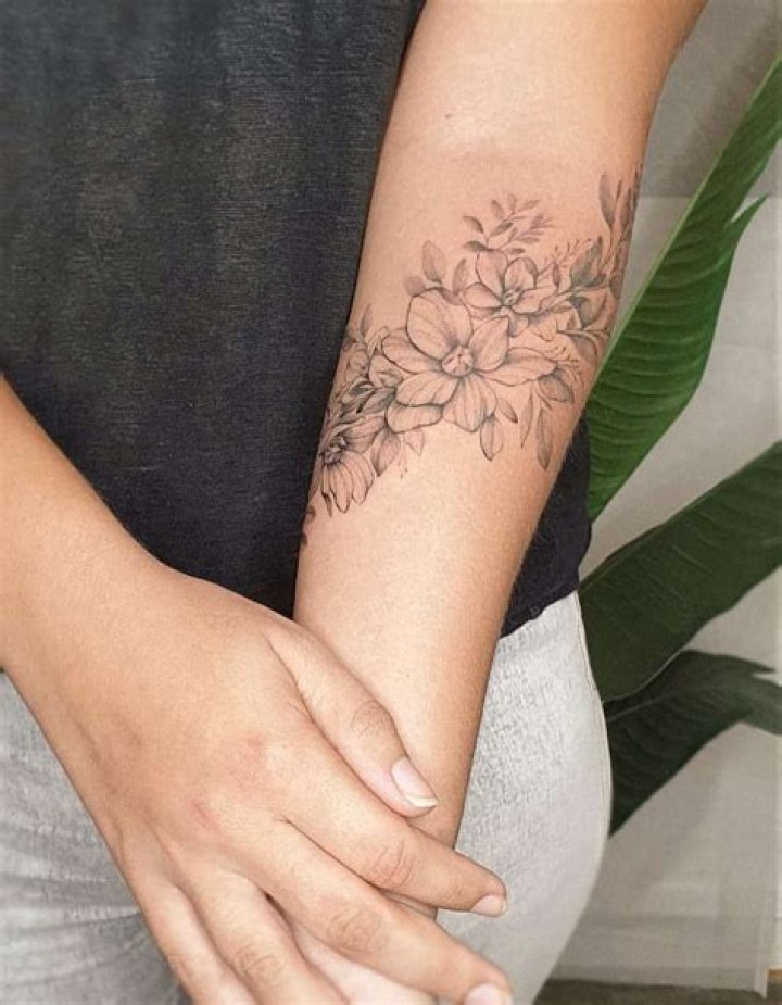 Easy Arm Tattoos for Females: A Comprehensive Guide