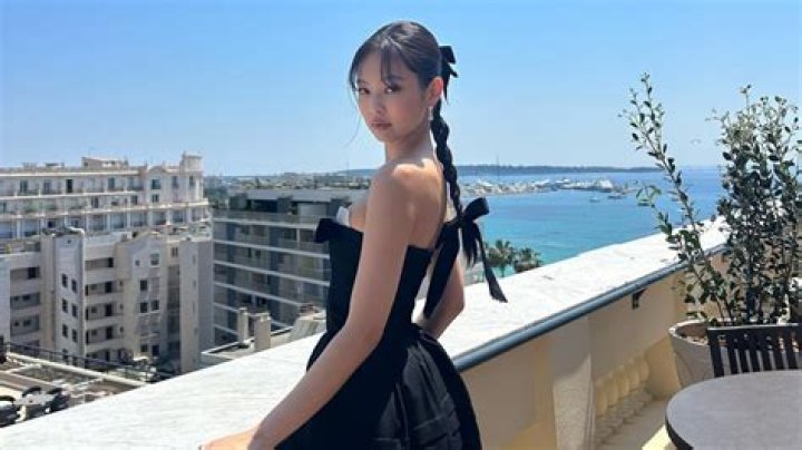 Exploring Jennie's Blackpink Apartment 404: A Glimpse into Her Luxurious Lifestyle