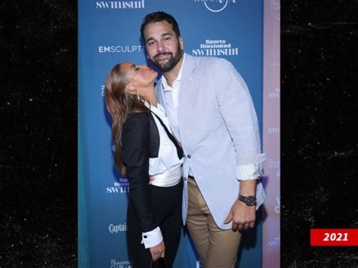 Exploring the Enigmatic Love Life of Matt Czuchry