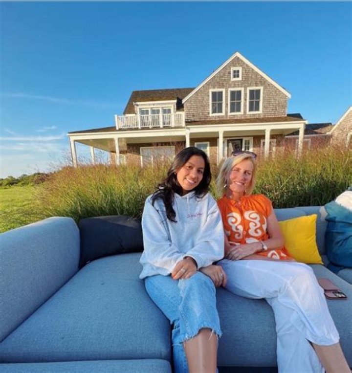 Exploring the Life and Journey of Dr. Pol's Wife: A Deep Dive