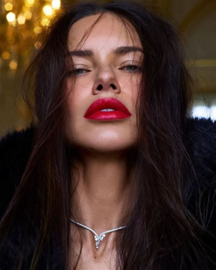 How Tall is Adriana Lima? A Deep Dive into the Supermodel's Height and Career
