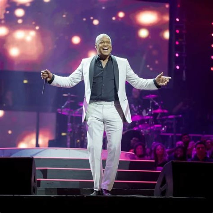 How Tall Was Barry White? Exploring the Height of the Legendary Soul Singer