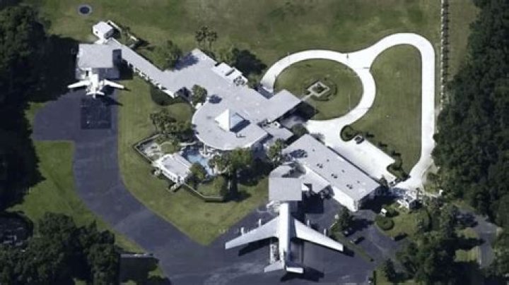 Inside the Extravagant &ldquo;Casa de John Travolta&rdquo;: A Peek Into the Star&rsquo;s Unique Florida Mansion