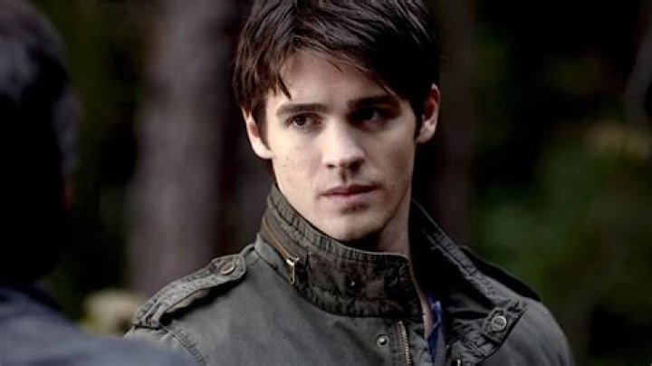 Jeremy Gilbert: The Enigmatic Character of The Vampire Diaries