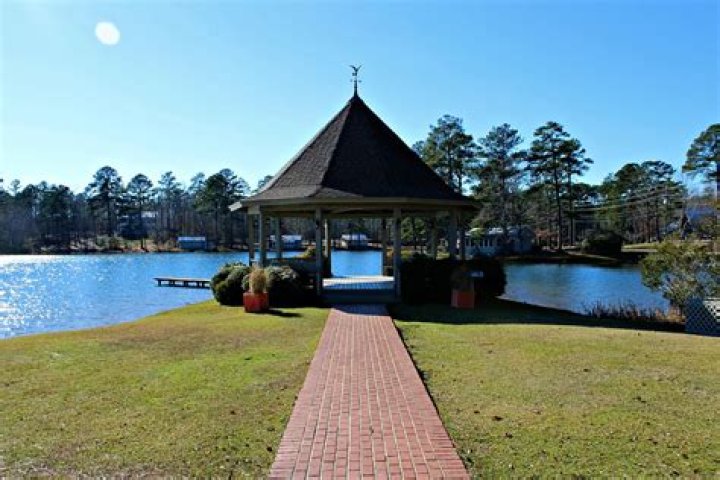 Lake Tiak O'Khior: A Haven of Natural Beauty and Adventure in Louisville, MS