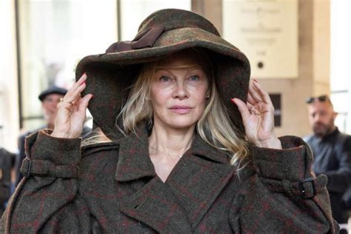 Lara Rose Without Makeup: Embracing Natural Beauty