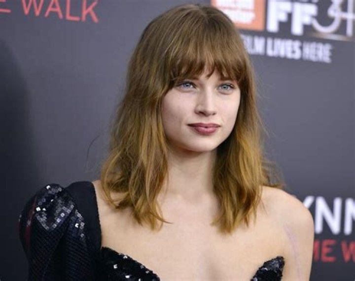 Makenzie Leigh Bikini: A Comprehensive Guide to Her Journey, Style, and Influence