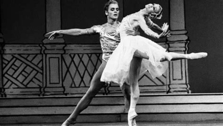 Mesmerizing Baryshnikov: A Maestro of Dance and Grace