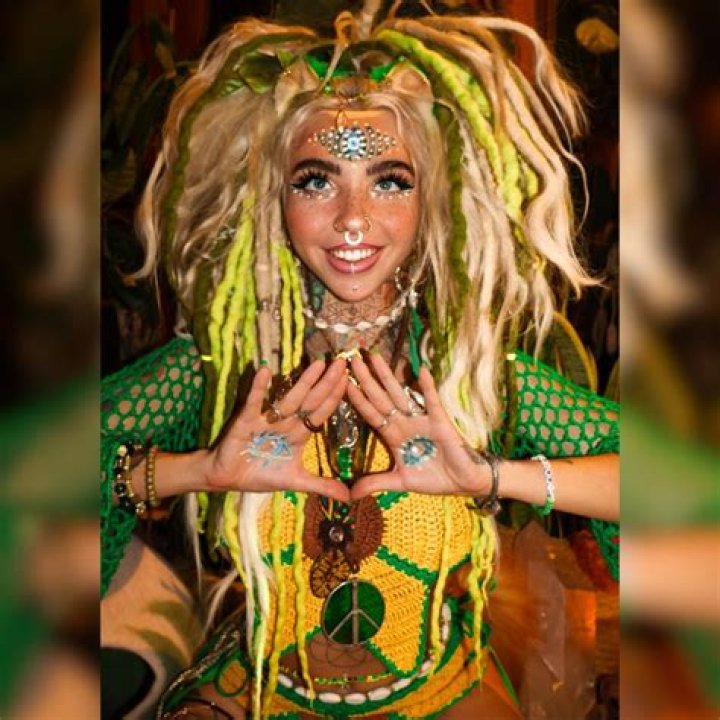 Shanin Blake OnlyFans: Unveiling the Rising Star of Adult Content