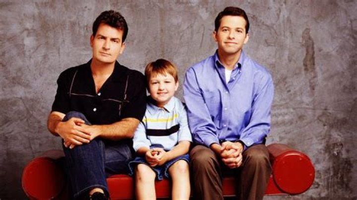 Stars of Two and a Half Men: A Comprehensive Look at the Cast and Their Journey