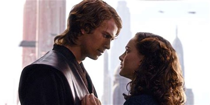 The Dynamic Bond of Natalie Portman and Hayden Christensen: Exploring Their On-Screen and Off-Screen Connection