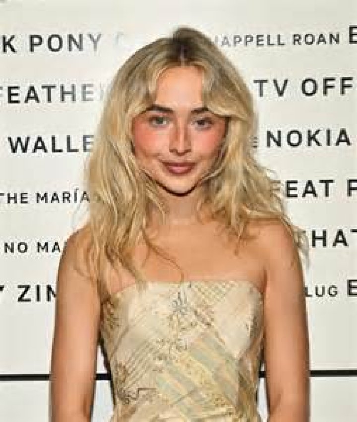 Unveiling the Natural Beauty: Lara Rose Embraces No-Makeup Look